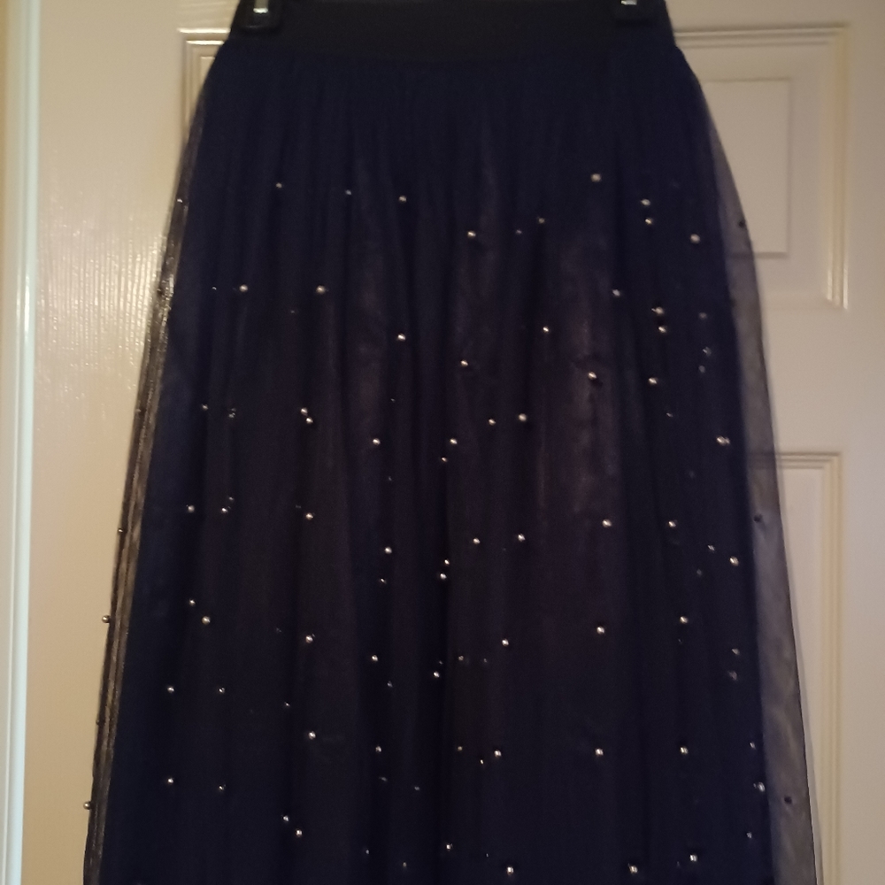 Black sassy skirt